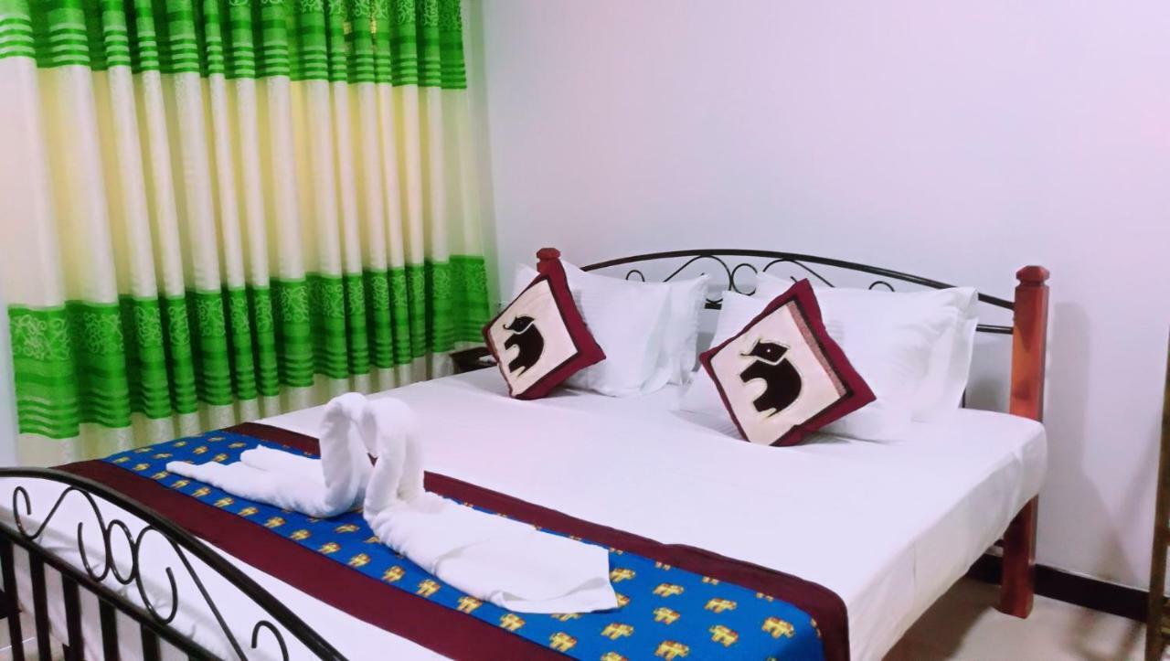 Gimhani Guest House Habarana Exterior photo
